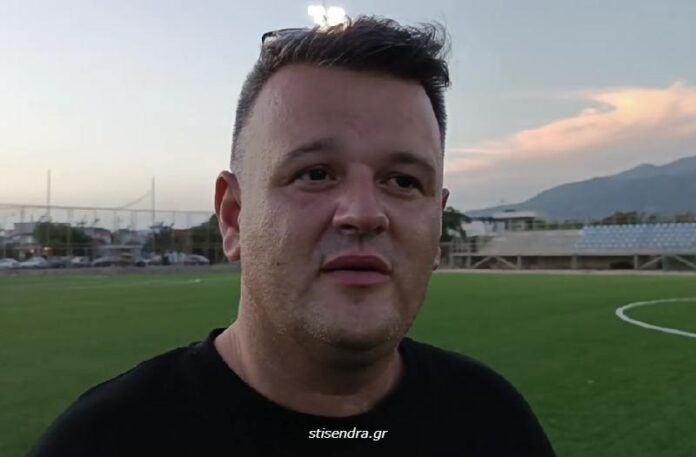 NIKOΣ ΜΑΝΙΑΤΕΑΣ